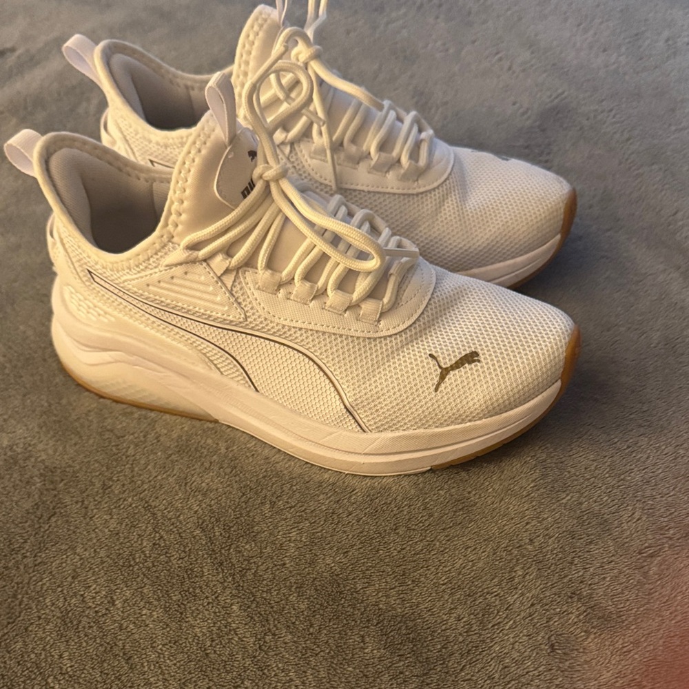 Puma White Athletic Shoes only worn one time